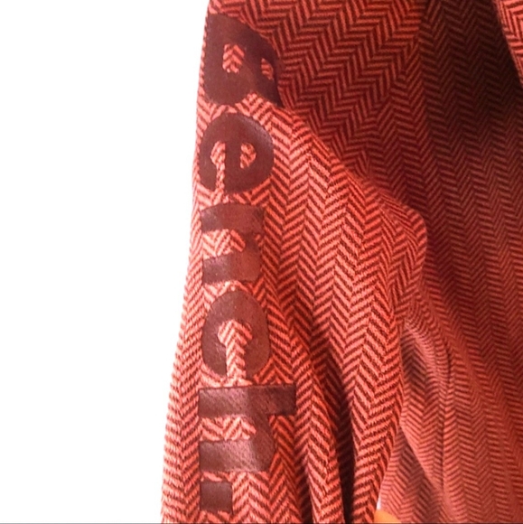 Small Bench Fleece Zip Up Hoodie - Picture 3 of 4